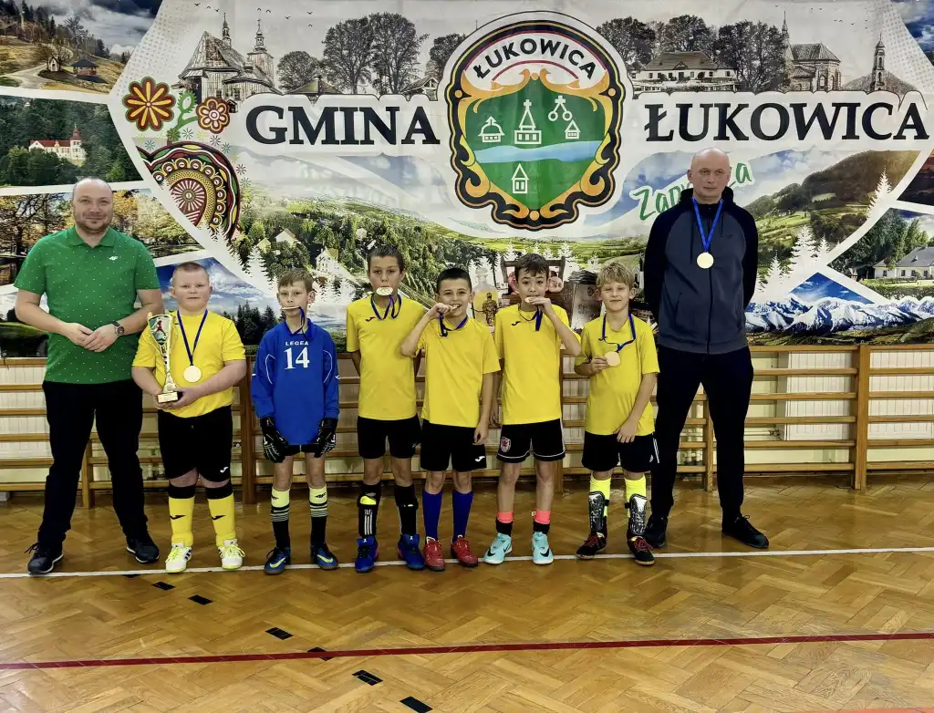 Zimowy Turniej Futsalu „O Puchar Wójta Gminy Łukowica”. Podium rocznika 2014