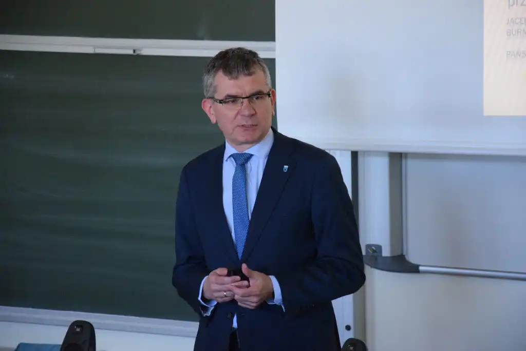Burmistrz Jacek Lelek spotkał się ze studentami PWSZ