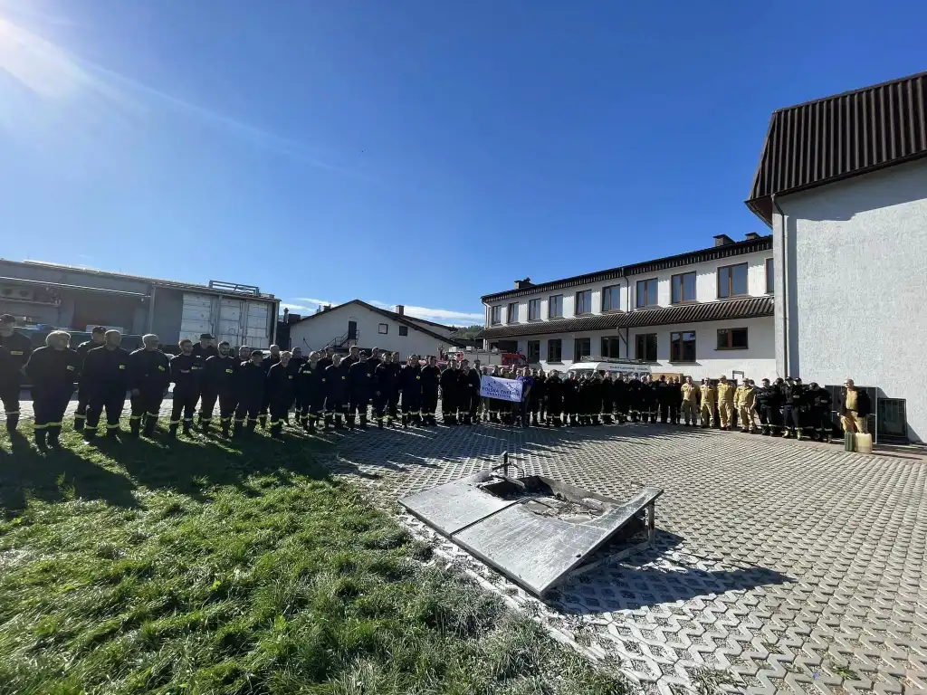 Strażacy w Tęgoborzy uczą się, jak ratować w dobie energii odnawialnej