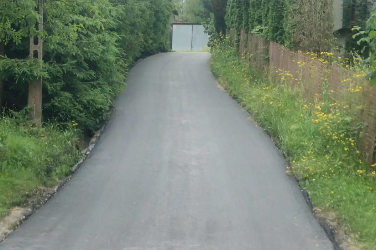 W Gminie Kamionka Wielka trwają prace drogowe modernizujące stan nawierzchni dróg gminnych