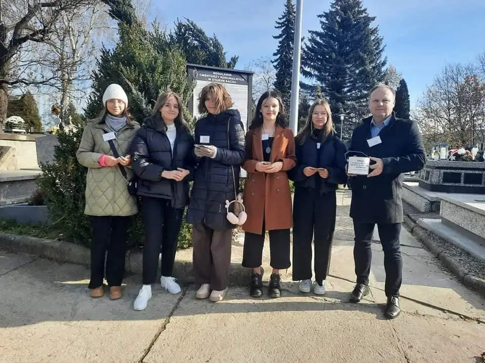 Na ratowanie zabytkowych nagrobków w Starym Sączu zebrano ponad 15 tysięcy złotych