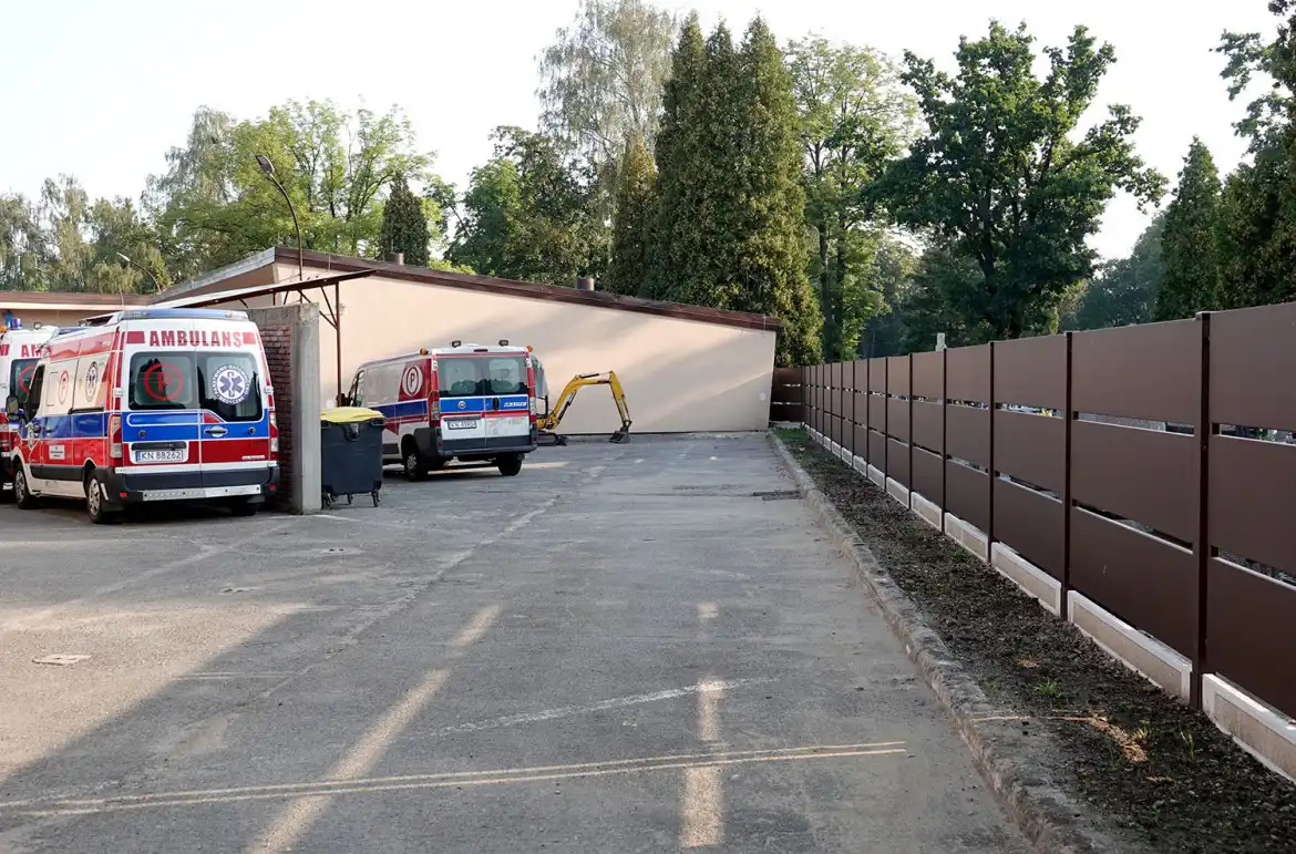 Dobiegają końca remonty na terenie siedziby Sądeckiego Pogotowia Ratunkowego