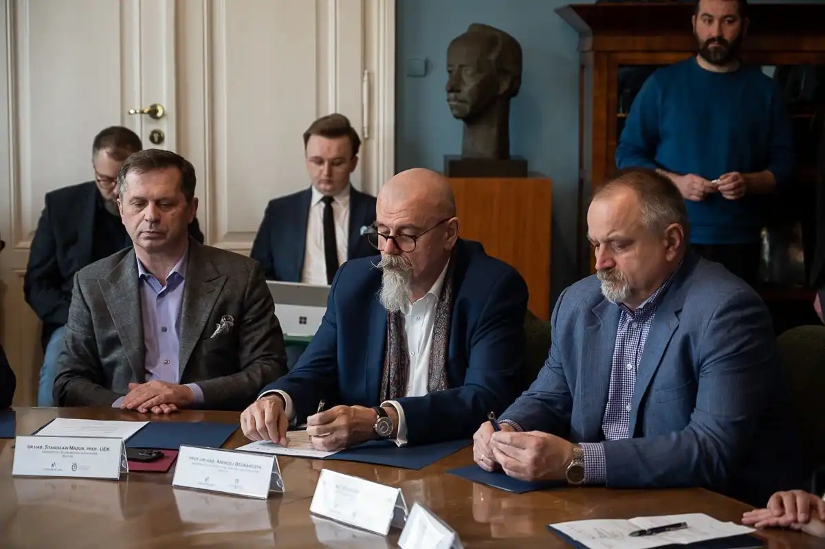 WSB-NLU podpisała porozumienie o współpracy z Województwem Małopolskim