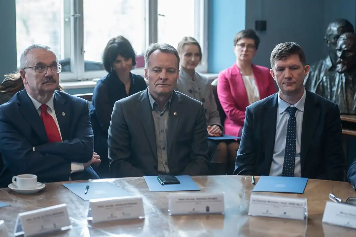 WSB-NLU podpisała porozumienie o współpracy z Województwem Małopolskim