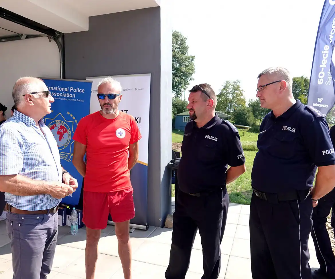 "Kręci mnie bezpieczeństwo nad wodą" - Akcja WOPR i Policji nad Jeziorem Rożnowskim