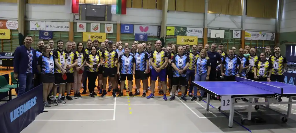 Sądecki policjant z drugim miejscem w Turnieju Tenisa Stołowego