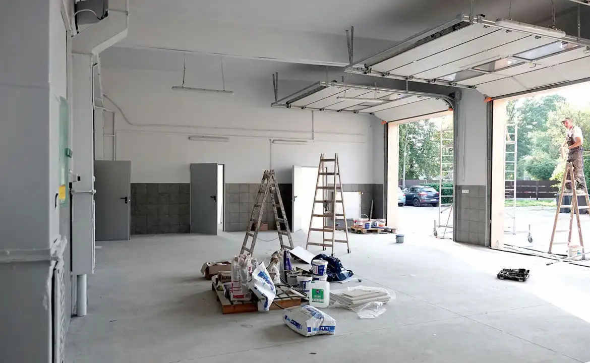 Dobiegają końca remonty na terenie siedziby Sądeckiego Pogotowia Ratunkowego