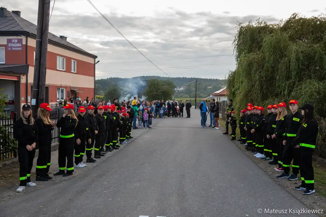 OSP Stróże ma nowy samochód ratowniczo - gaśniczy