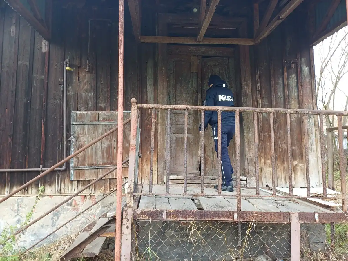 Policjanci z Gorlic uratowali życie 91-latki. Szybka reakcja zapobiegła tragedii