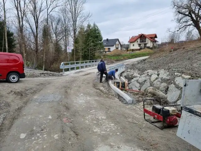 Obudowa mostu w Koniuszowej dobiega końca