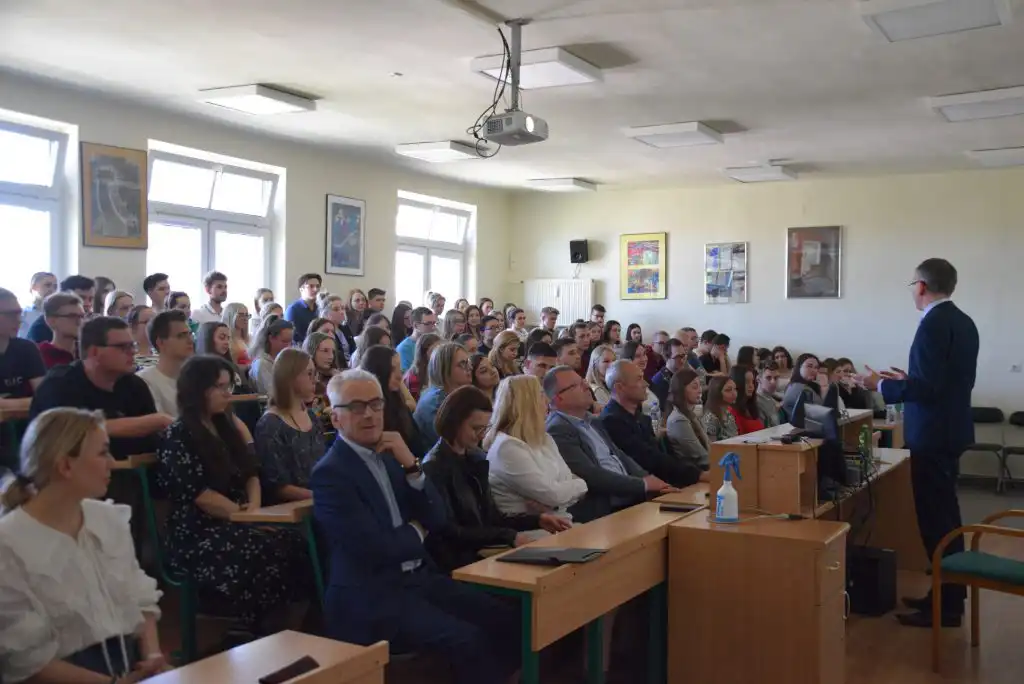Burmistrz Jacek Lelek spotkał się ze studentami PWSZ