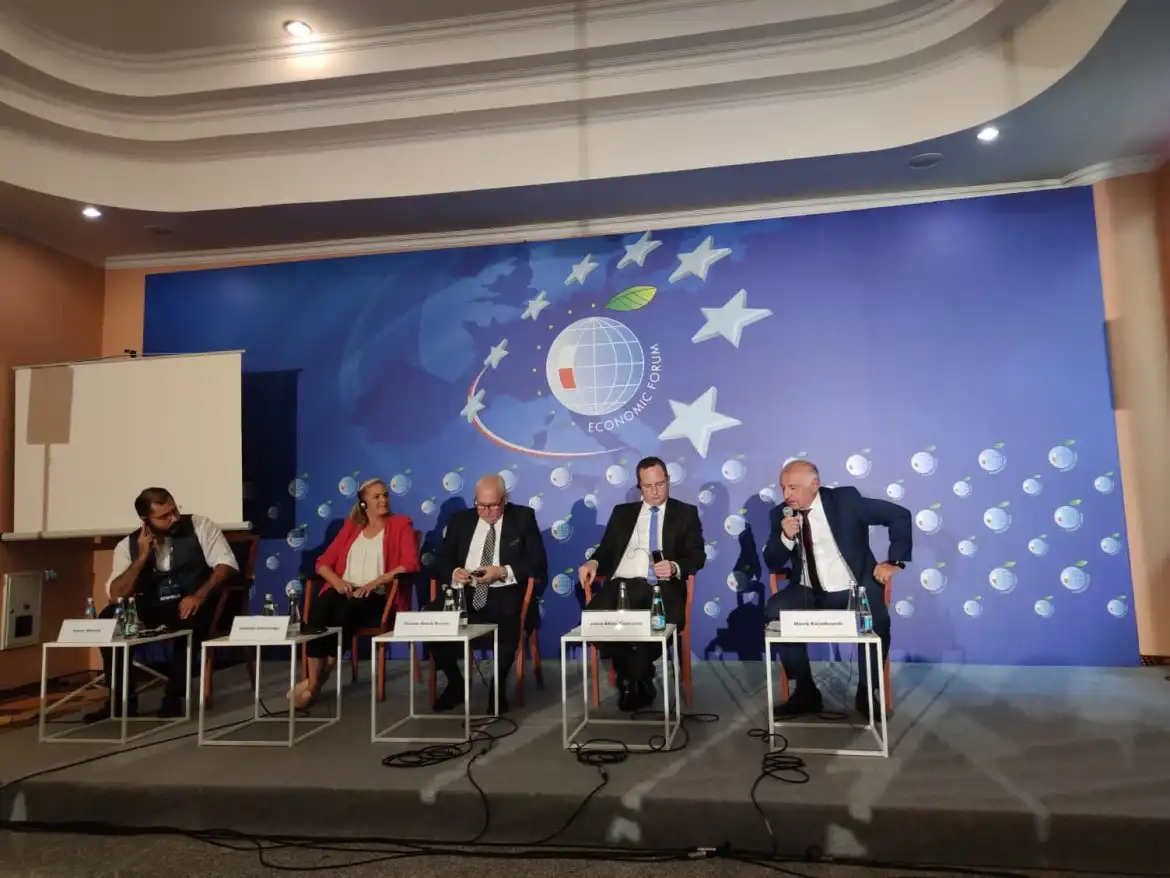 Forum Ekonomiczne w Karpaczu - dyskusje o nowych wyzwaniach. Wśród panelistów starosta nowosądecki