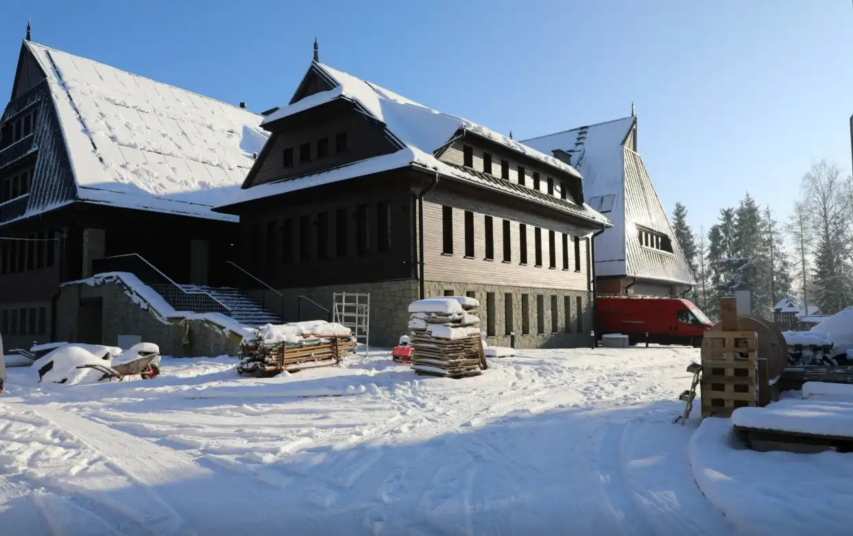 Zakończył się kluczowy etap budowy Instytutu Dziedzictwa Niematerialnego Ludów Karpackich w Ludźmierzu