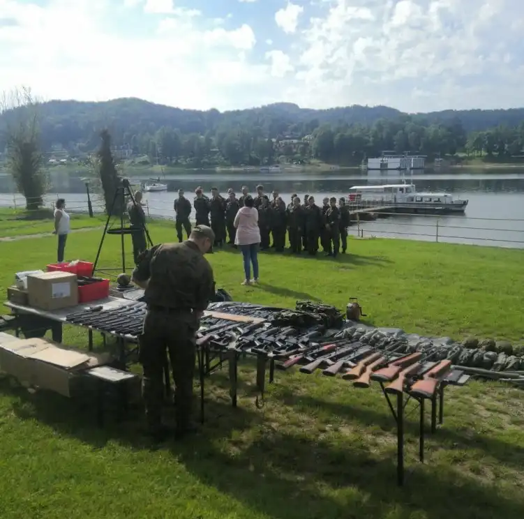 Uczniowie ZS w Marcinkowicach uczestniczyli w obozie szkoleniowym nad Jeziorem Rożnowskim