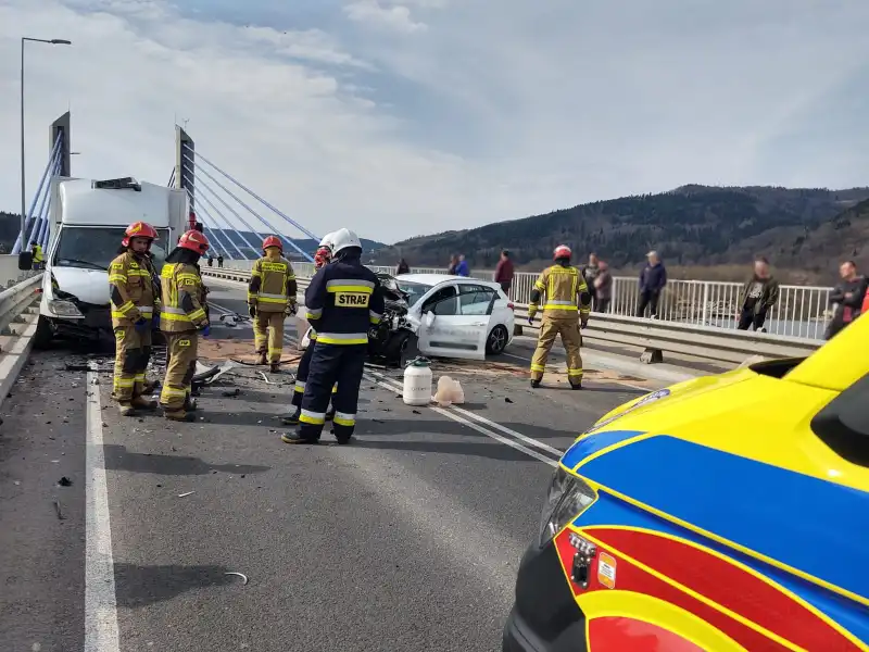 Wypadek w Kurowie. Jedna osoba trafiła do szpitala