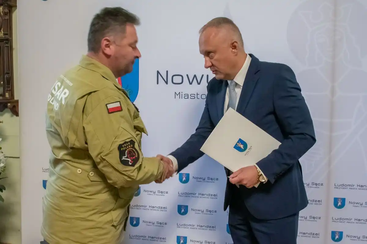 Nowy Sącz: Prezydent podziękował strażakom SGPR „Nowy Sącz” za działania ratownicze w Turcji