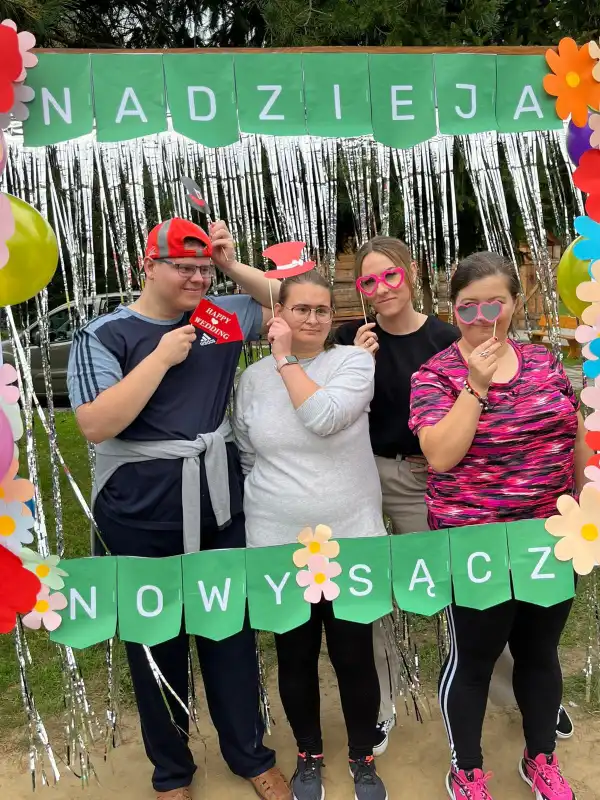 VI Festiwal 'Aktywność i Wiedza'. Integracja i radość osób niepełnosprawnych w Nowym Sączu pod patronatem Prezydenta Miasta