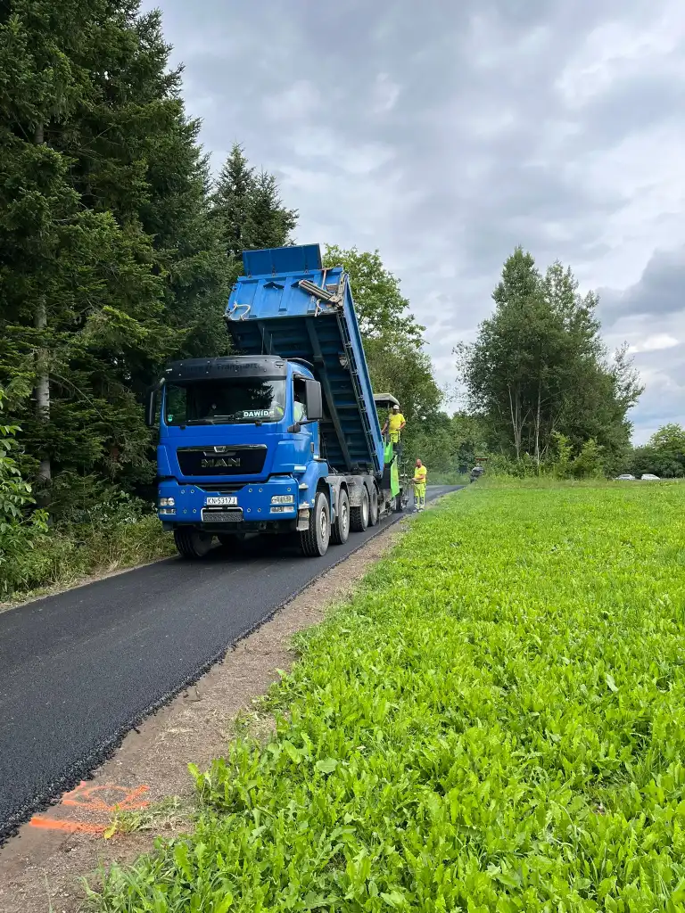 Nowa droga w Łazach Biegonickich
