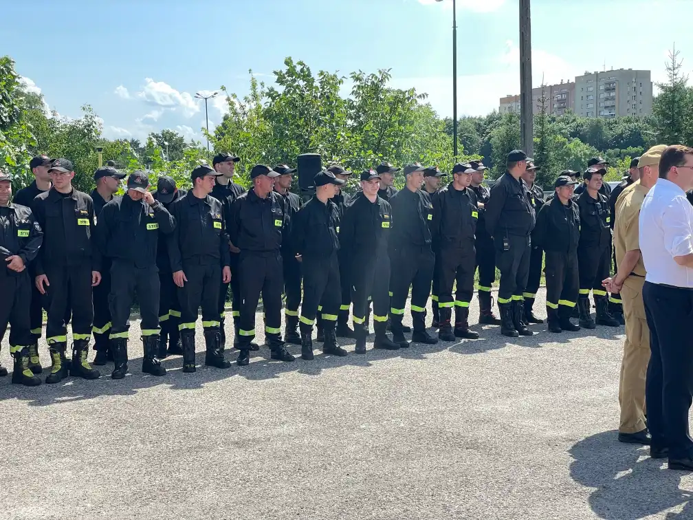 Dwóch strażaków z KM PSP Nowy Sącz wyjechało do Grecji. Pomogą gasić pożary