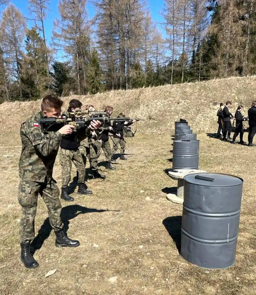Uczniowie ZS w Marcinkowicach doskonalili swoje umiejętności strzeleckie