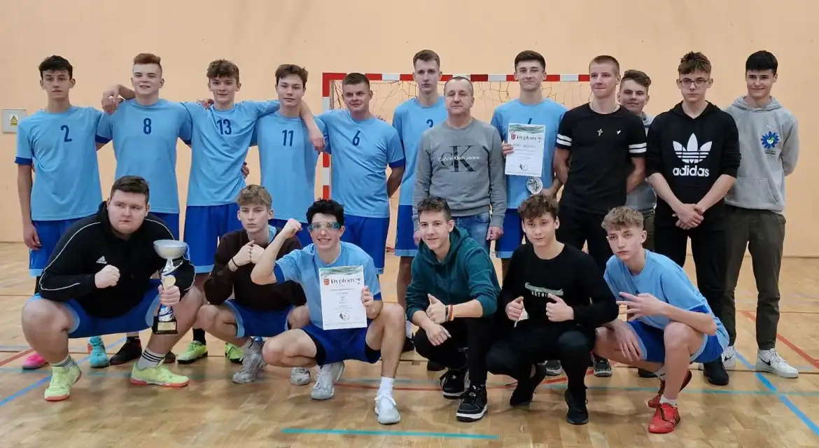 Reprezentanci grybowskiego liceum najlepsi w koszykówce
