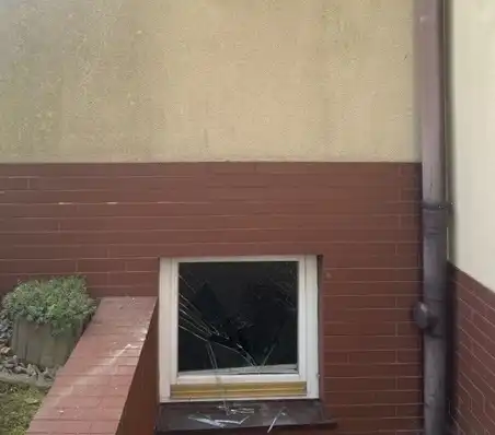 Zdemolowali szkołę i inne obiekty w Gródku nad Dunajcem. Dwóm młodym wandalom grozi do 5 lat więzienia