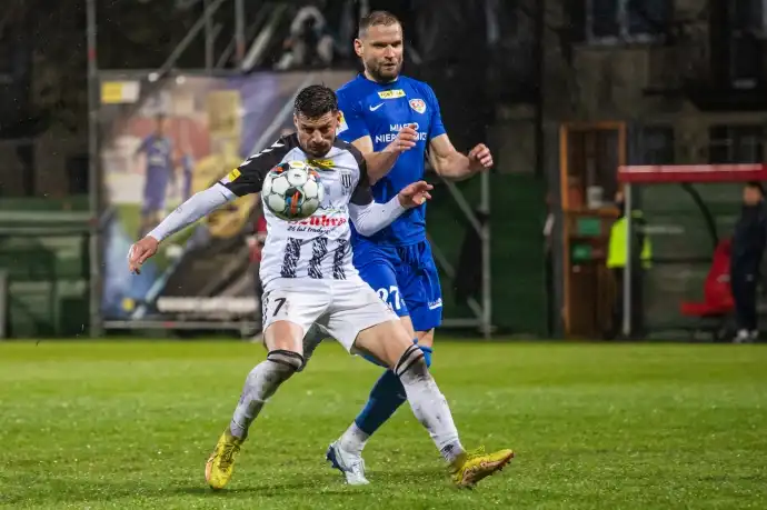 Sandecja przegrywa z Puszczą Niepołomice