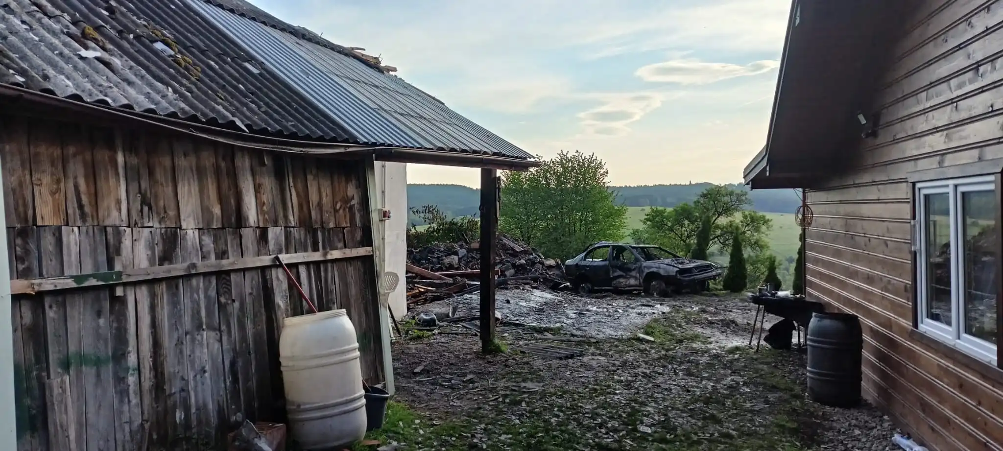 Pożar w Brunarach. Płonął budynek gospodarczy