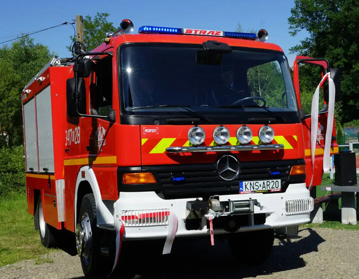 Nowy samochód i podziękowania za służbę na 70-lecie OSP Krużlowa Niżna