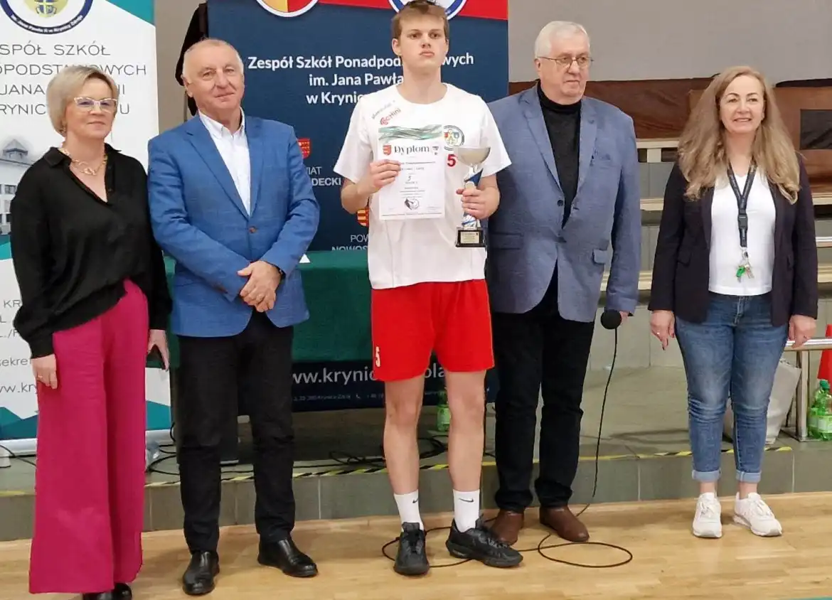 Reprezentanci grybowskiego liceum najlepsi w koszykówce