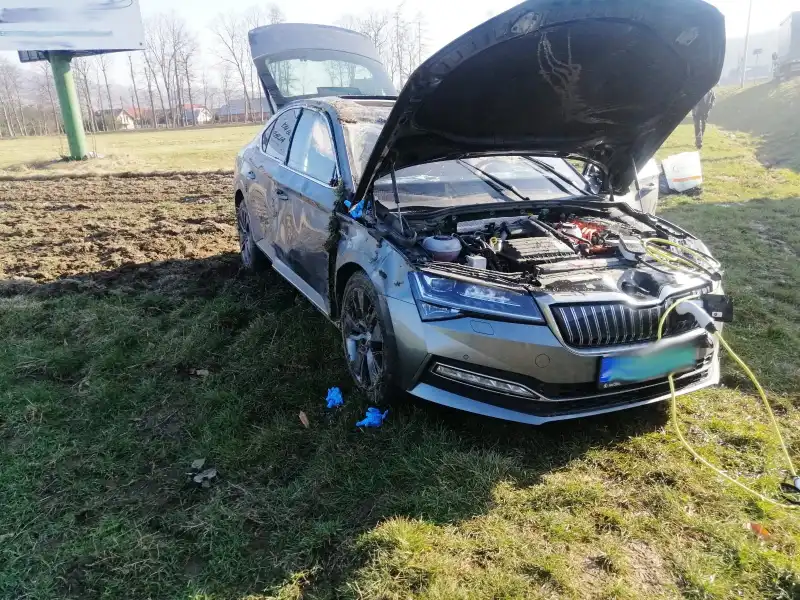 Na ul. Węgierskiej w Starym Sączu dachowała osobówka