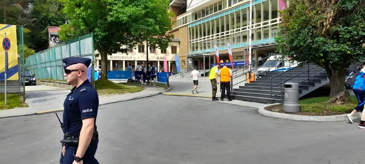 Pierwsze rozgrywki w ramach Igrzysk Europejskich na Sądecczyźnie. Policjanci dbają o bezpieczeństwo w Krynicy-Zdroju
