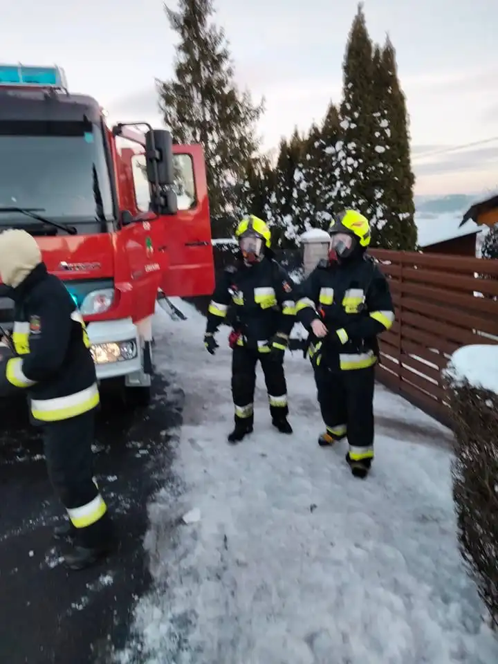 Lipowe: Pożar garażu w budynku mieszkalnym. Jedna osoba poszkodowana