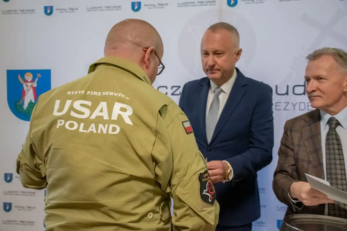 Nowy Sącz: Prezydent podziękował strażakom SGPR „Nowy Sącz” za działania ratownicze w Turcji