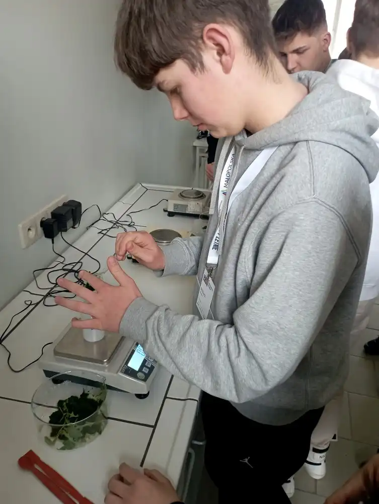 Uczniowie ZS w Starym Sączu uczestniczyli w zajęciach warsztatowych w Uniwersytecie Rolniczym