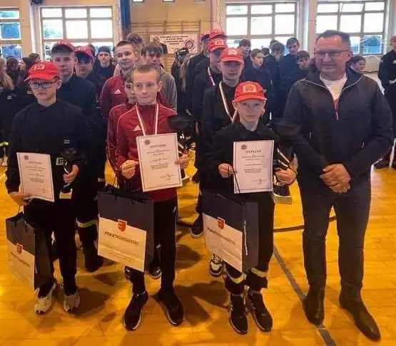 IX Powiatowe Zawody Sportowo-Pożarnicze w Brzeznej. Wzięły w nich udział 93 drużyny