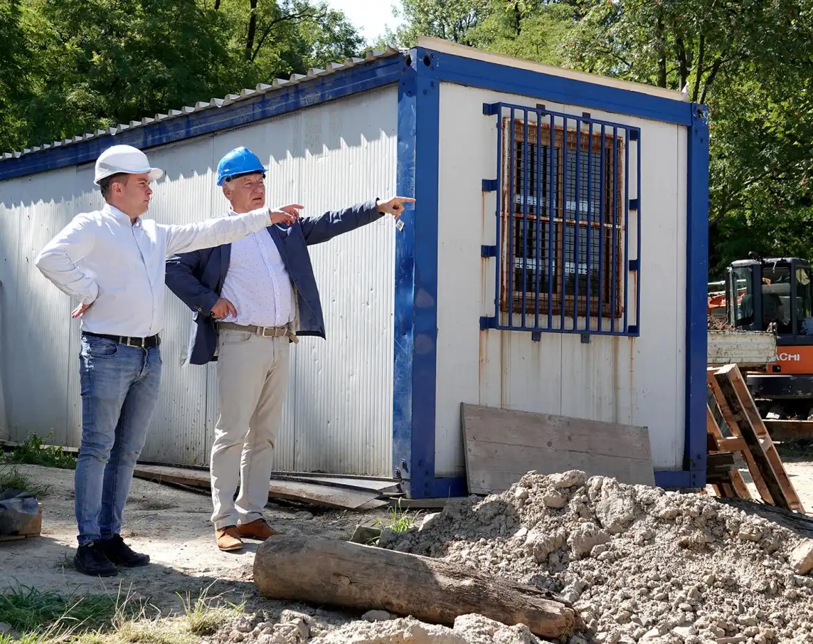 Postępują prace przy budowie hali sportowej ze strzelnicą przy Zespole Szkół w Marcinkowicach