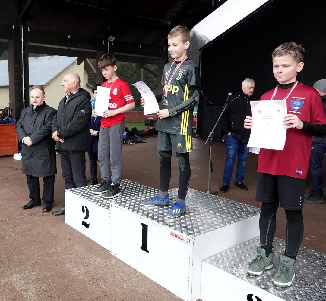 Mistrzostwa Powiatu w biegach przełajowych. W zawodach uczestniczyło blisko 800 dzieci ze szkół podstawowych i średnich z Sądecczyzny