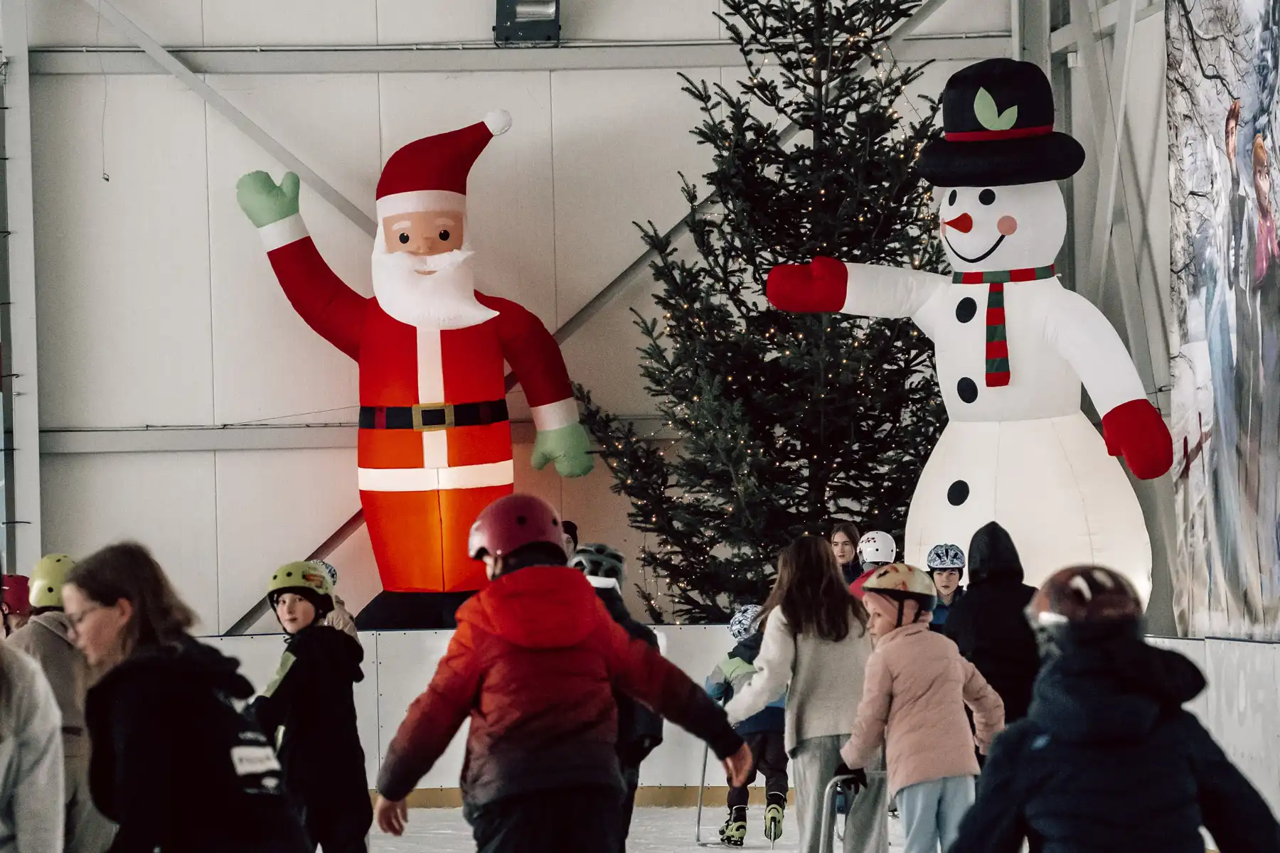 Mikołajki na lodzie. Świąteczna zabawa dla dzieci w Białej Niżnej