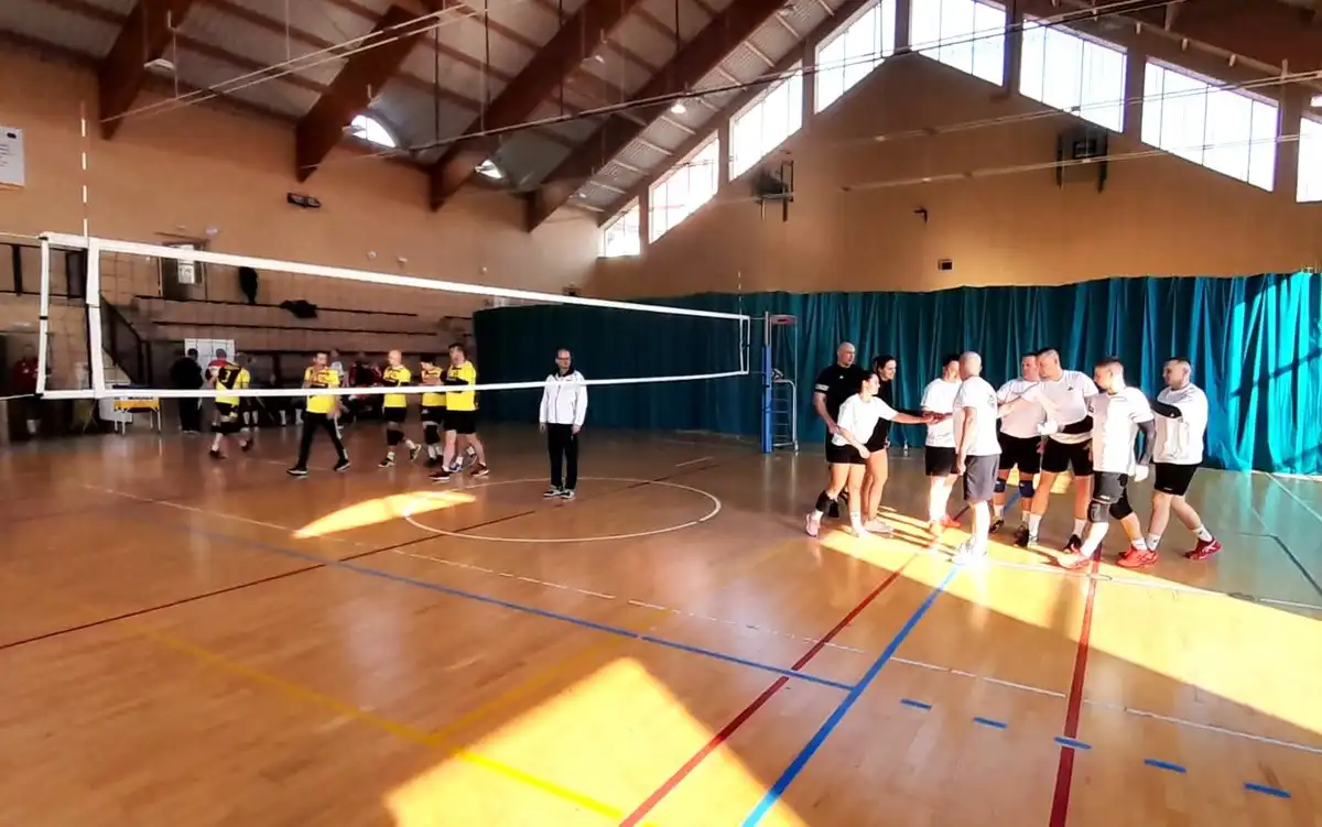 Sądeccy policjanci z 2. miejscem w Turnieju Piłki Siatkowej w Rytrze