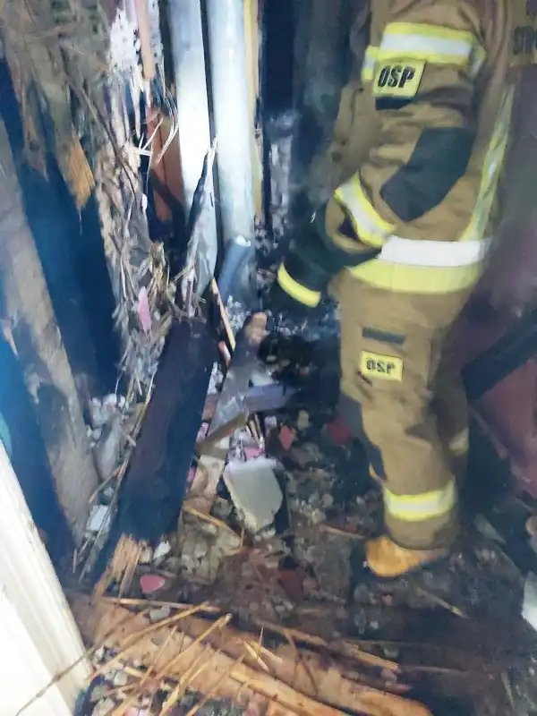 Pożar poddasza budynku w Krynicy-Zdroju. W akcji 9 zastępów straży pożarnej