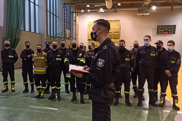 Polscy strażacy i medycy wyruszyli na Słowację aby pomóc przy testowaniu na Covid-19