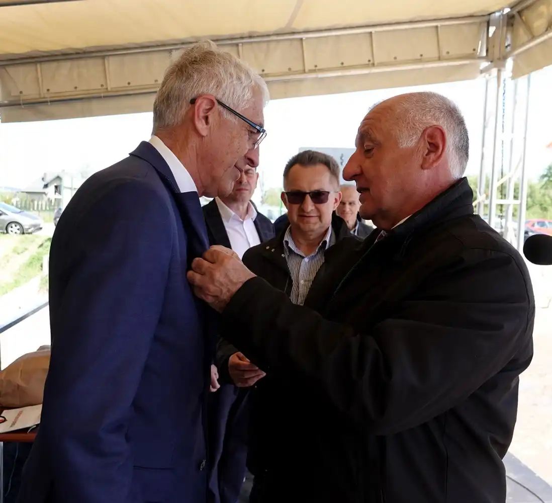 Patriotyczna uroczystość w Stadłach. Świętowano 15-lecie Stowarzyszenia LGD Partnerstwo dla Ziemi Sądeckiej