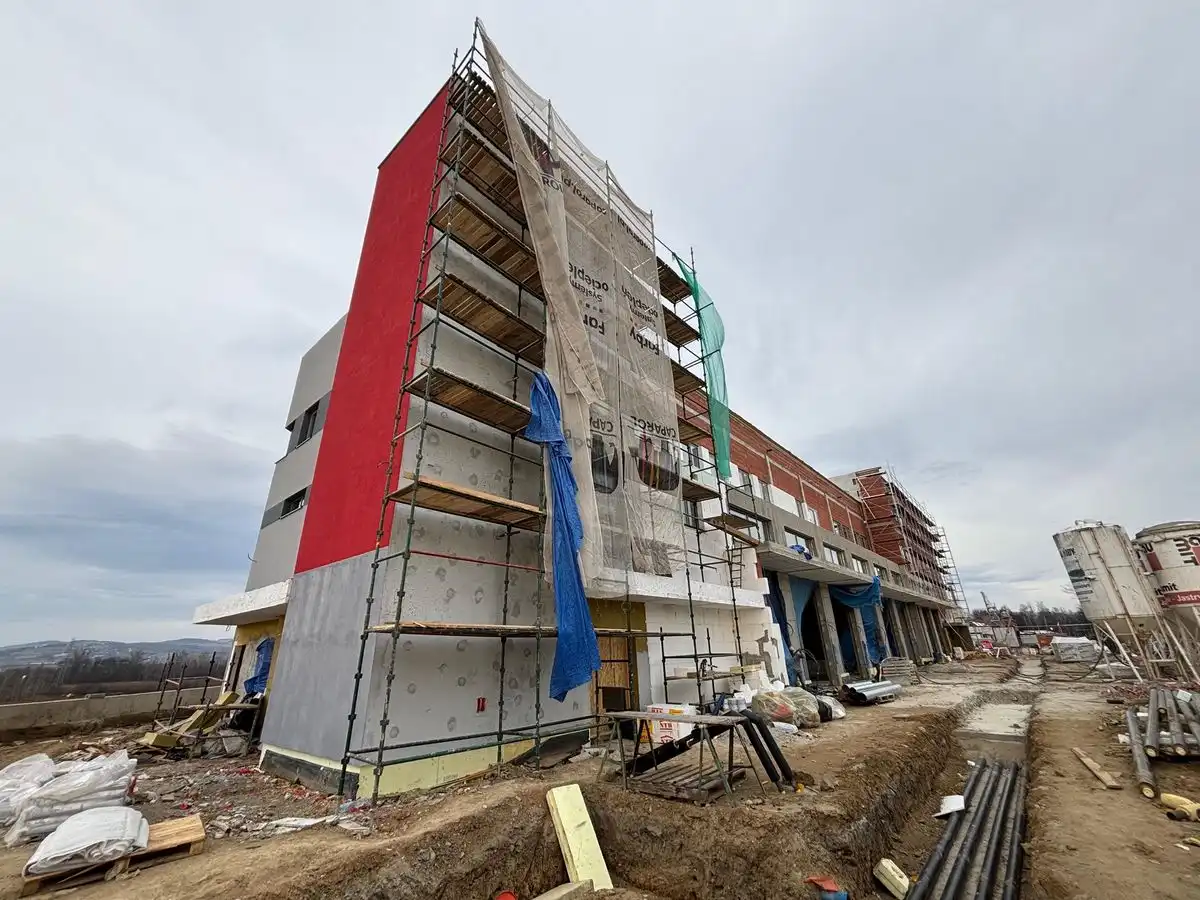 Rok budowy jednostki PSP w Nowym Sączu. Zobacz postępy prac