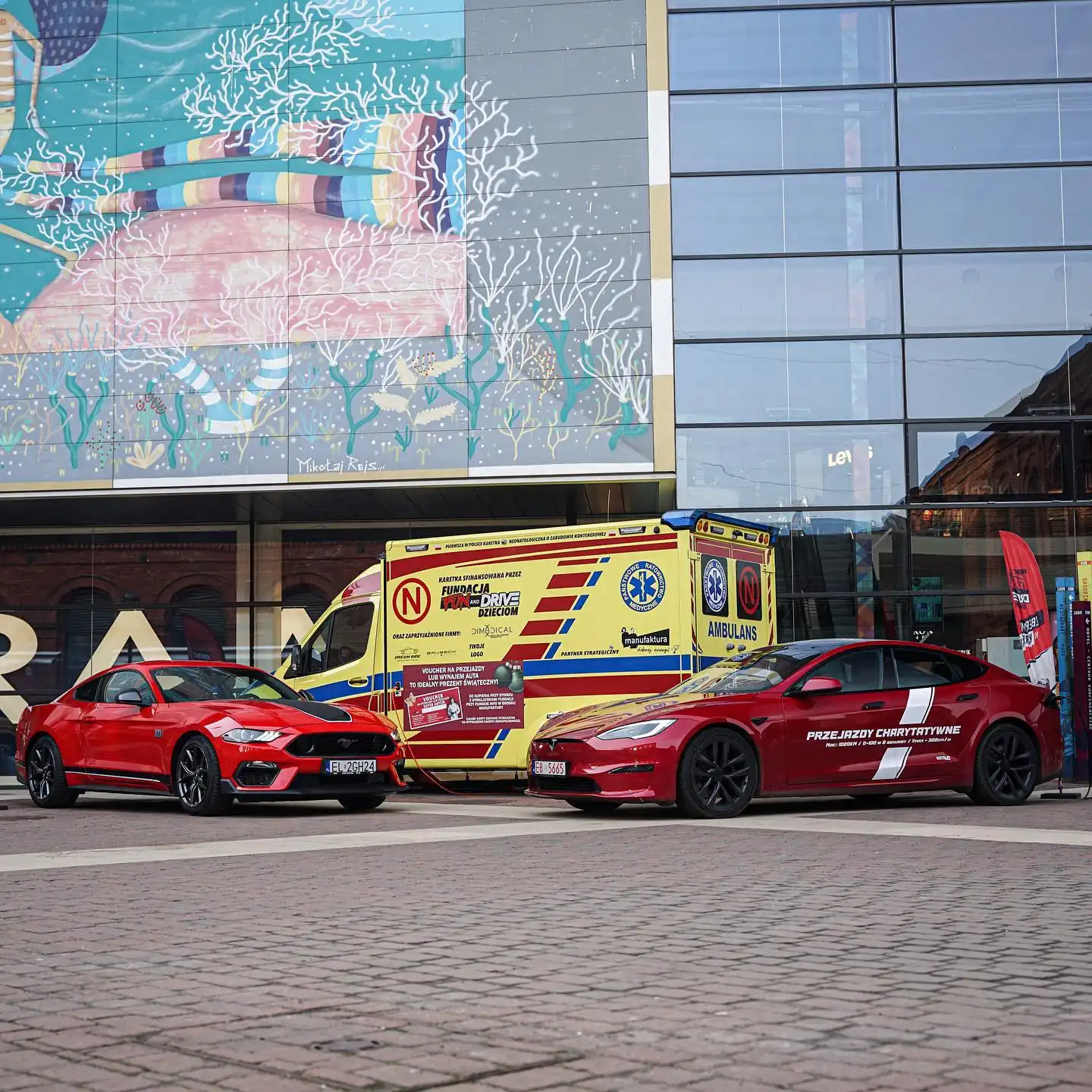 Ferrari, Lamborghini i szczytny cel. Super samochody spełniają marzenia dzieci i zbierają pieniądze na karetki. Już w ten piątek i sobotę w Bochni