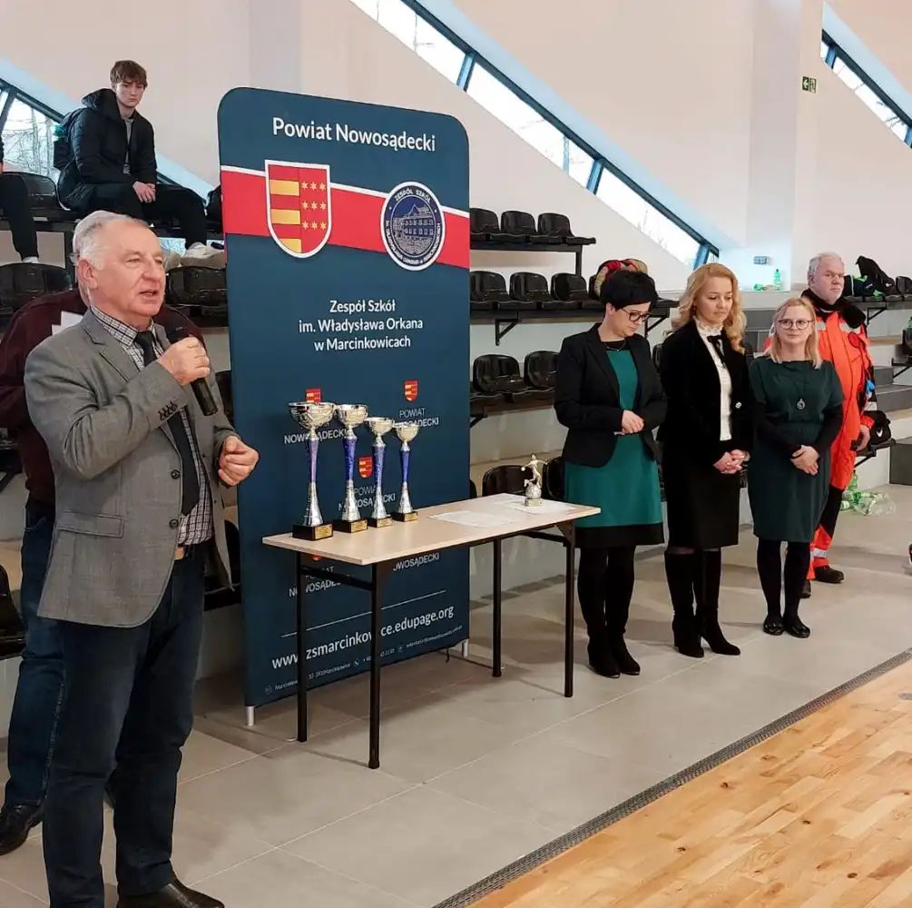 Turniej piłki ręcznej w Marcinkowicach. Najlepsi okazali się Licealiści z Grybowa