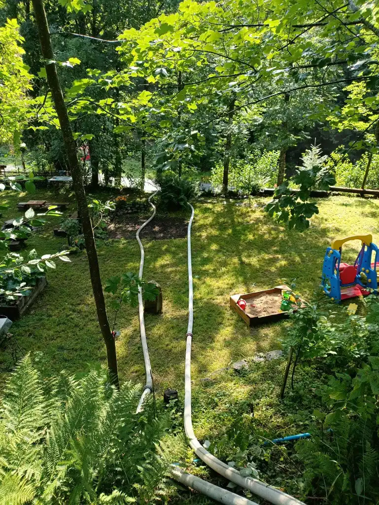 Piorun wywołał pożar. Strażacy bronili przyległych zabudowań