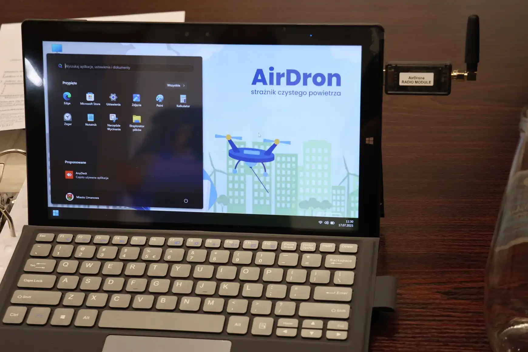 Straż Miejska w Limanowej zyskała drona do walki ze smogiem