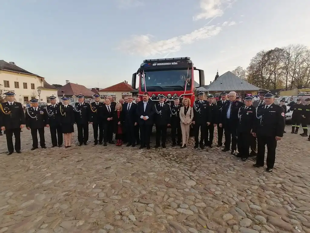 OSP w Moszczenicy Niżnej ma nowy wóz strażacki