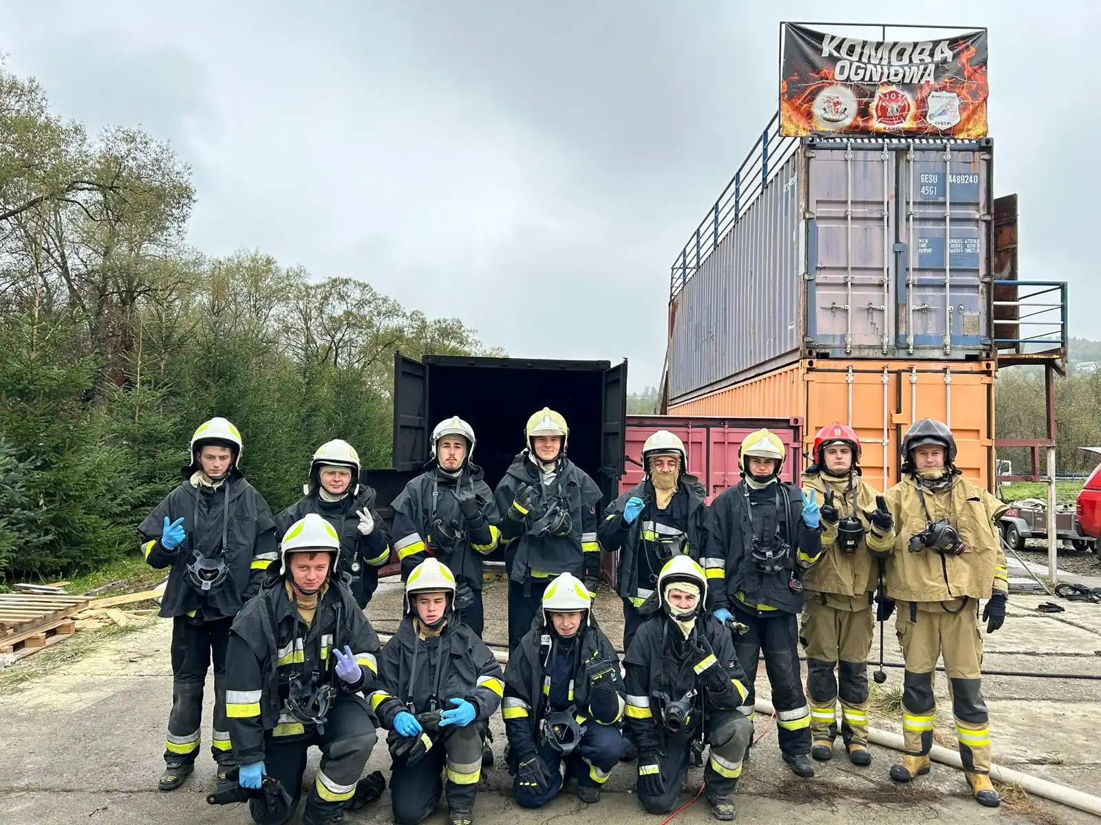 Z komory ogniowej na tor przeszkód. Kursanci OSP w akcji!